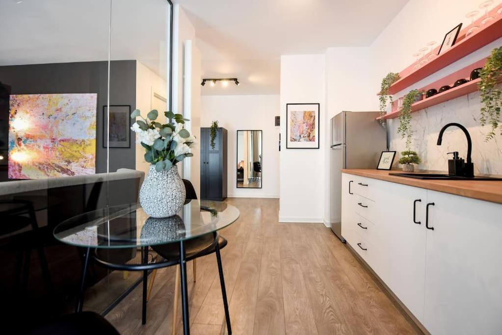 Pink Cloud Apartment Bukares Bagian luar foto