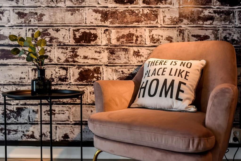 Pink Cloud Apartment Bukares Bagian luar foto