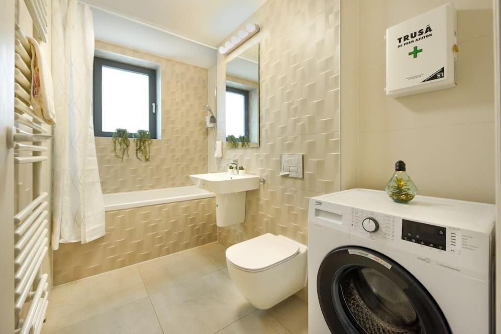 Pink Cloud Apartment Bukares Bagian luar foto
