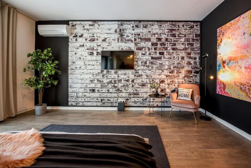 Pink Cloud Apartment Bukares Bagian luar foto