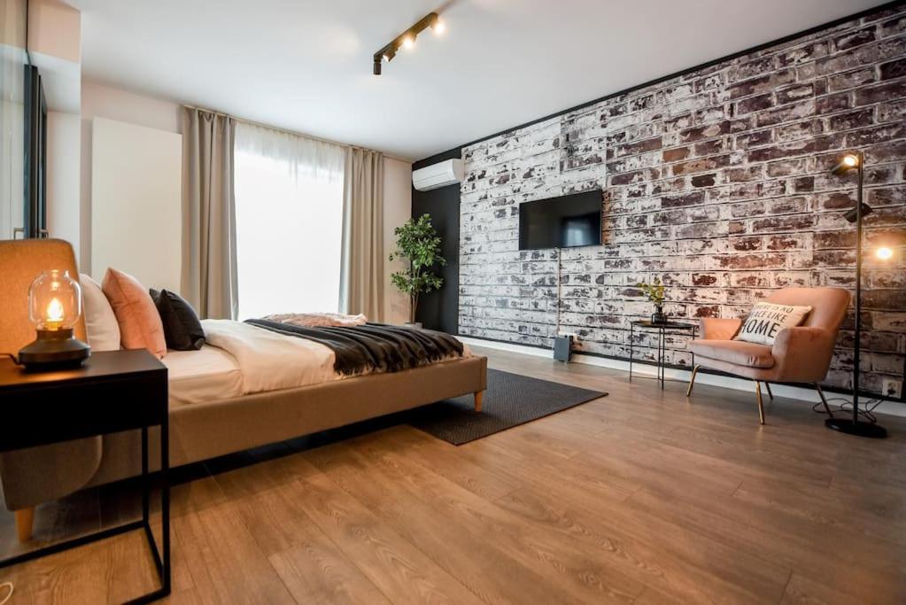 Pink Cloud Apartment Bukares Bagian luar foto